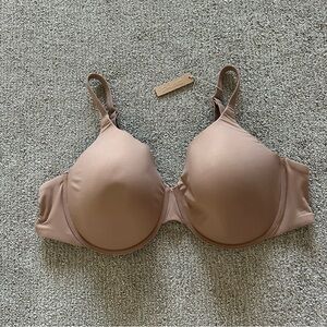 SKIMS Fits Everybody T-Shirt Bra‎ in Sienna 44D